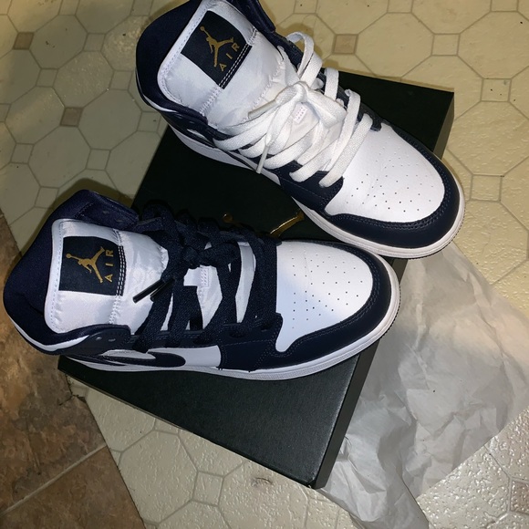 Retro 1s and AF1 - Picture 1 of 2